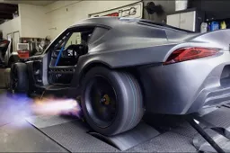 Su questa Toyota Supra c'è un V10 ex F1: tuning "estremo" [VIDEO]