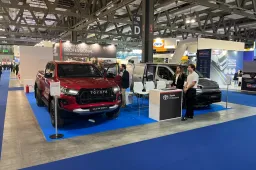Toyota debutta a Transpotec 2024 con la gamma Professional: presenti Hilux GR e Proace