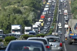 Weekend da bollino rosso: traffico intenso su tutta la rete Anas, code verso mare e montagna