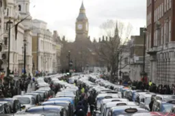 UK: schiaffo alle auto benzina e Diesel. Multe folli e ricatti per spingere l'elettrico a tutti i costi