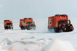 A Torino il Petronas Urania Roadshow con Filippo Tenti di Overland