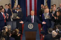 Ufficiale, Trump: "Stop agli aiuti alle auto elettriche"