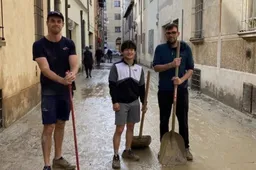 Yuki Tsunoda eroe silenzioso: il pilota di F1 al lavoro dopo l’alluvione
