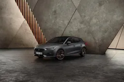 Cupra Leon e-Hybrid: prestazioni, motore, allestimenti e prezzo