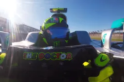 Valentino Rossi sulla Mercedes di F1: on board con il dottore a Valencia [VIDEO]