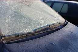 Vetro ghiacciato: cosa fare e i consigli di Carglass