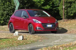 Peugeot 208 Black Line, l’ultima serie speciale in edizione limitata