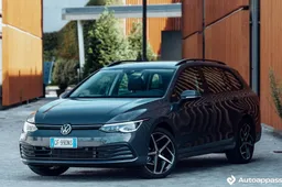 Volkswagen Golf 8 Variant: prova su strada, interni, motore e prezzo