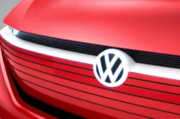 Non si vendono elettriche? Volkswagen alza i prezzi delle termiche