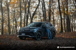 Prova su strada Volkswagen Tiguan 2.0 TDI: cambia tanto, ma è sempre lei. Recensione e prezzi