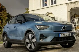 Volvo C40 Recharge: prezzi, prestazioni, dimensioni, interni e opinioni