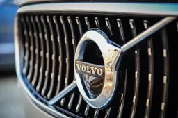 Covid-19: Volvo chiude in Europa ma riapre in Cina