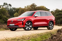 Nuova Volvo EX90: con la carica bidirezionale si aprono nuove prospettive