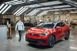 Volkswagen ID.5 entra in produzione nello stabilimento green di Zwickau