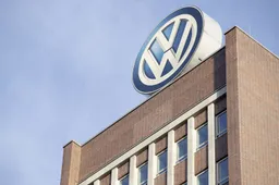 Volkswagen ferma produzione di Golf e Tiguan: “i clienti non acquistano auto”