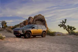 Jeep Wagoneer S Trailhawk: l’elettrica a cui piace fare offroad