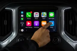 Waze non si ferma più: già operativa l’integrazione con Apple CarPlay