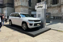 Mimo 2022, Stellantis espone la Jeep Grand Cherokee 4xe Overland