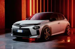 Lancia Ypsilon HF: torna l'elefantino, ha 240 CV ed è elettrica