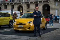 Nuova FIAT 500 ibrida: anteprima nazionale al Salone Auto Torino per la citycar prodotta a Mirafiori
