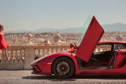 With Italy, for Italy: nelle librerie e online l'Italia raccontata da Lamborghini