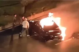 Auto elettriche “troppo pericolose”: la Cina pronta a rallentarle per legge