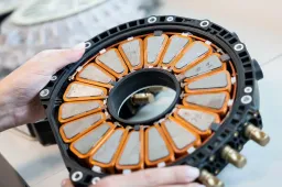 Questo mini motore da 13 kg ha più cavalli di una Supercar: la rivoluzione è firmata Yasa