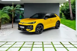 Prova Volkswagen T-Roc 2026: ora è più spaziosa e ha più carattere. No al Diesel, sì all'ibrido