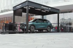Lepas, anteprima a Milano per la nuova L8: il nuovo SUV accende Gae Aulenti