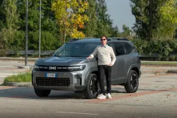 Prova su strada Dacia Bigster: spazio a volontà, ma come si guida?