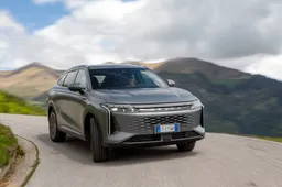 Jaecoo 7 e Omoda 9 Autocarro: il "trucco" fiscale per risparmiare (senza perdere i 5 posti)