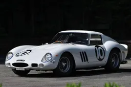 Ha tutte le Ferrari più iconiche al mondo. Ora anche l’unica 250 GTO bianca