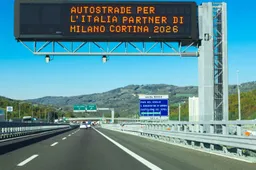 Pedaggi autostradali, il 2026 inizia con nuovi rincari: ecco la mappa delle tratte più care