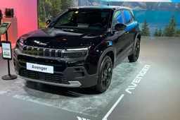 Jeep Avenger Black Edition: il SUV più venduto d’Italia si veste di nero
