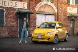 Ho provato la nuova FIAT 500 Hybrid: il ritorno del termico a Mirafiori ha davvero senso? Prezzi e come va