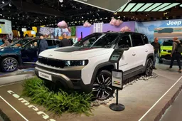 Nuova Jeep Compass 2026: la gamma si completa. Arriva la Plug-In da 100 km EV e la 4xe diventa 100% elettrica