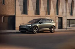 Nuova Volvo EX60: la svolta elettrica svedese da 810 km di autonomia. Prezzi, tecnica e dettagli