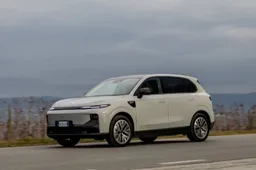 Leapmotor B10 REEV sbarca in Italia: l'ibrido con range extender a listino sotto i 30.000 euro