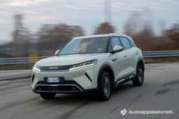 BYD Atto 2: l'ibrido Dual Mode del crossover cinese funziona davvero?