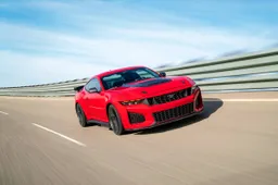 Ford Mustang Dark Horse SC: il V8 sovralimentato sfida l'Europa con la tecnologia GT3