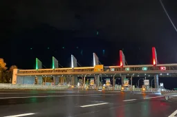 Milano-Cortina 2026: il Tricolore appare sui caselli autostradali, ma non nasconde i rincari di gennaio