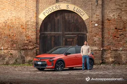 Ho provato la Lancia Ypsilon HF Line ibrida: è lei quella da comprare? Sì, ma…