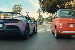 Qual è l'auto sportiva nello spot della Fiat Topolino con Rovazzi?