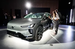 Prima italiana per la Volvo EX60 e svelati i prezzi della EX60 Cross Country: arriva il SUV con l'AI