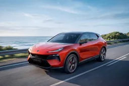 Lotus rivoluziona l'ibrido con la tecnologia X Hybrid da 952 CV sulla nuova Eletre X