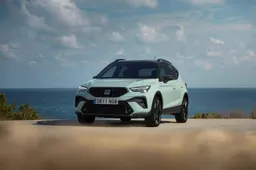 Nuova SEAT Arona: il SUV compatto si rinnova con più tecnologia di serie e un'offerta a zero anticipo