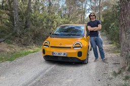 Ho guidato la nuova Renault Twingo: è imperfetta, ma è una EV che fa emozionare
