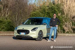 Ho provato la Suzuki Swift Hybrid 4x4: con l'AllGrip si va davvero ovunque. Perché è una scelta fuori dal coro?