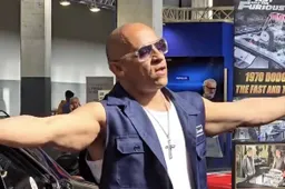 Dominic Toretto spunta all’Auto Moto Turin Show accanto all'auto originale di Fast & Furious: foto e selfie per tutti, ma…