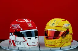 Il pezzo da collezione che tutti i ferraristi vogliono: svelati a Melbourne i caschi LEGO di Hamilton e Leclerc